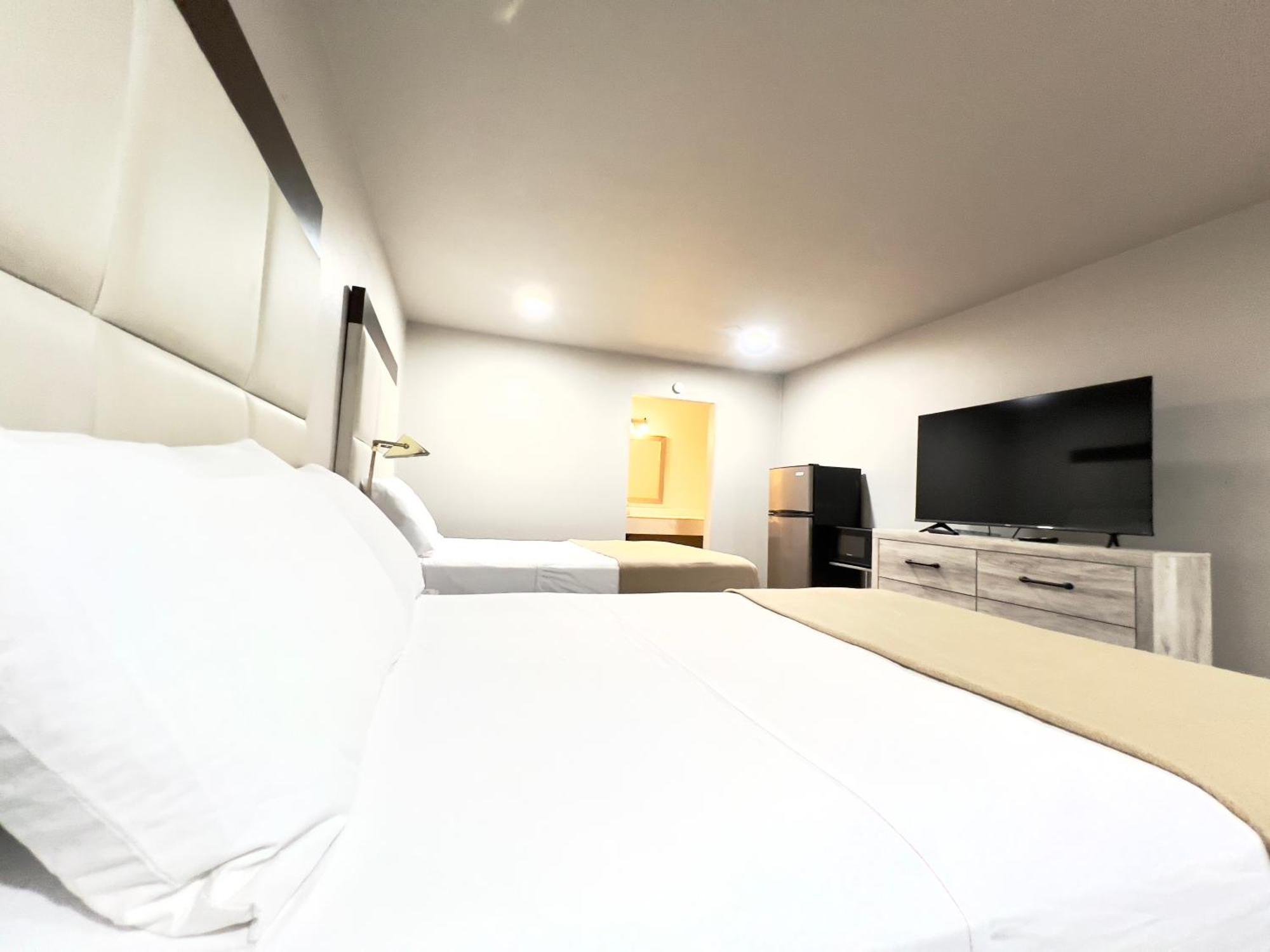 Economy Inn And Suites Талса Екстер'єр фото