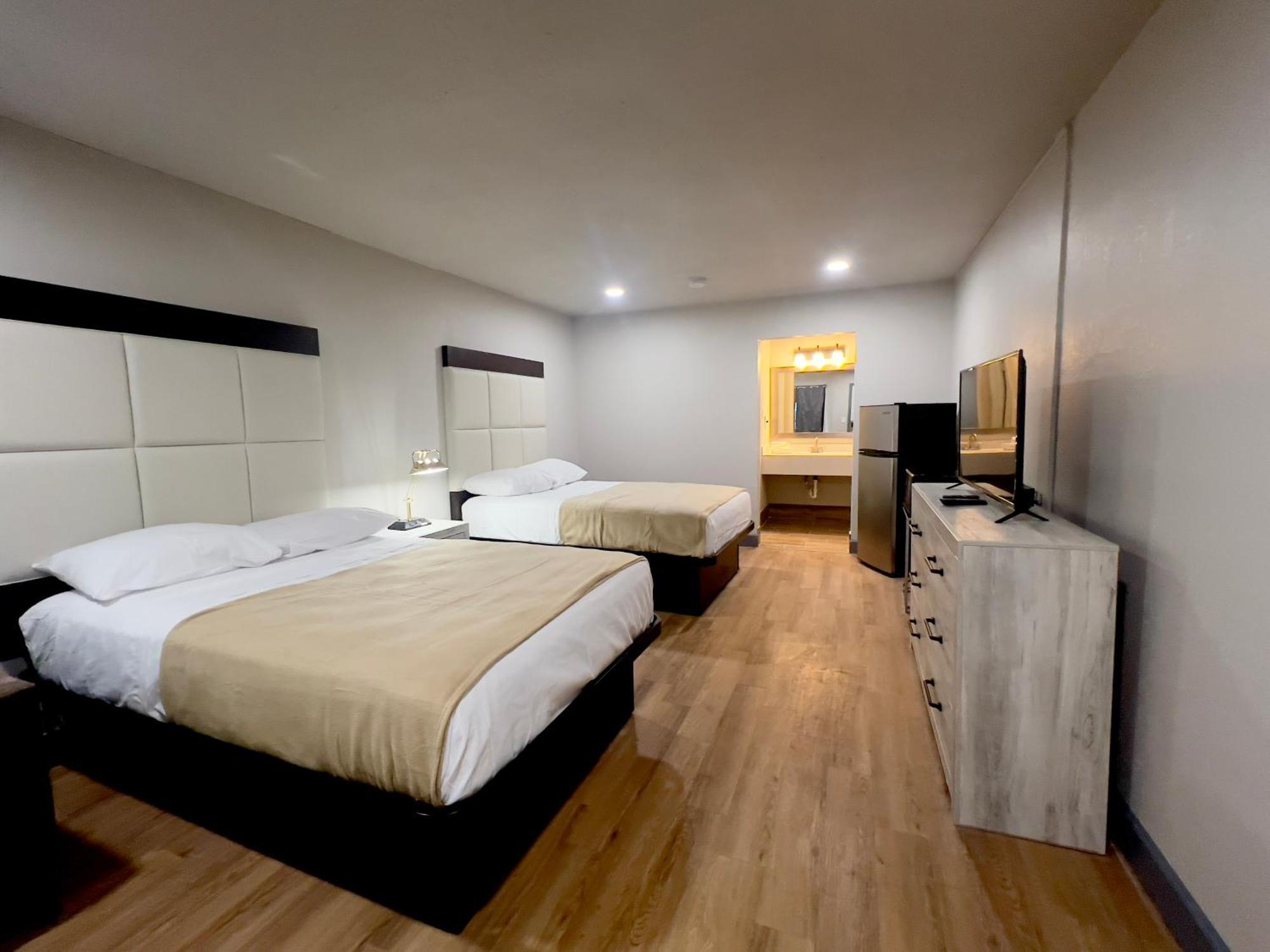 Economy Inn And Suites Талса Екстер'єр фото